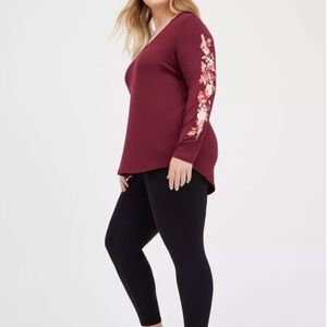 EUC Torrid Super Soft Knit Floral Graphic Sleeve Pullover Hoodie Wine Size 2x